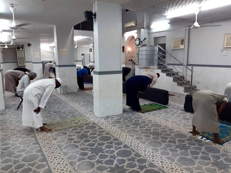 85974c10 701c 476c b8d0 b25badd7a09b - إقامة أول صلاة فجر في مساجد مكة بعد رفع إيقاف صلاة الجمعة والجماعة ..فيديو وصور